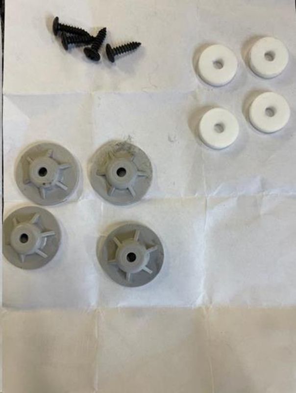 Foot kit+spacer to adjust oven in front